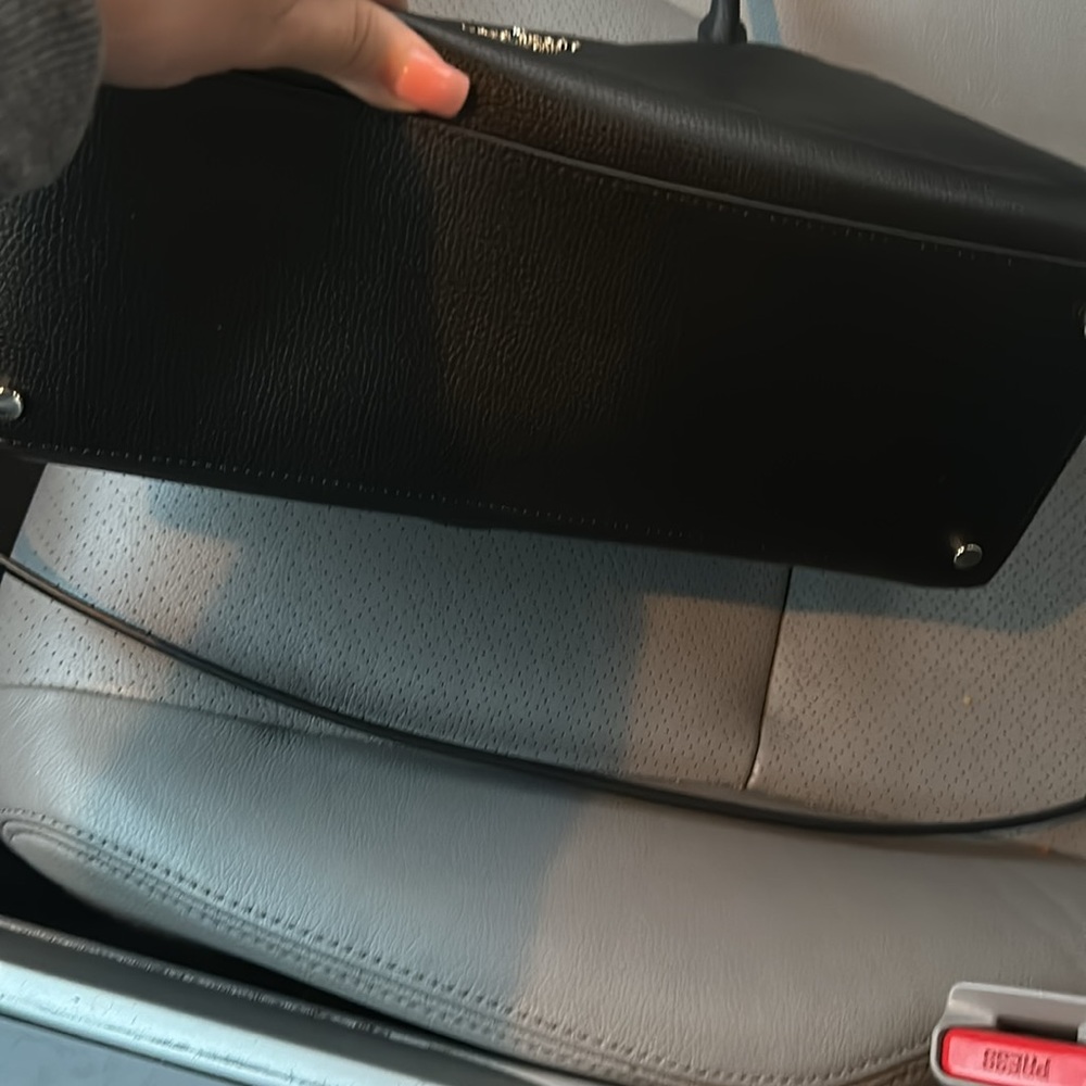Cross body - Picture 3 of 3
